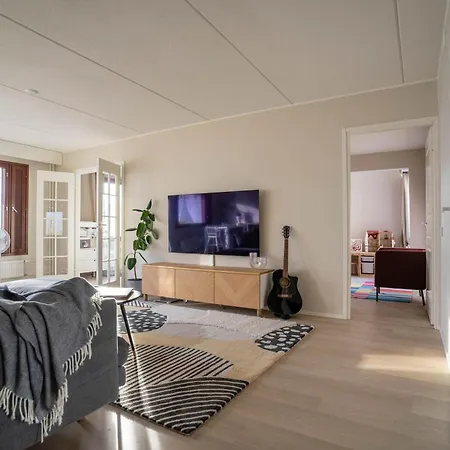 Moderni Saunallinen Asunto Keskustassa Ilmaisella Parkkipaikalla Järvenpää