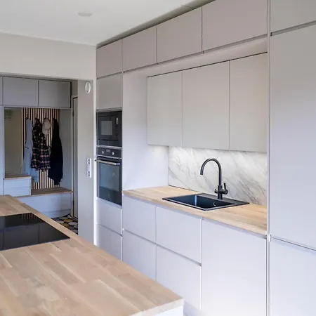 Moderni Saunallinen Asunto Keskustassa Ilmaisella Parkkipaikalla