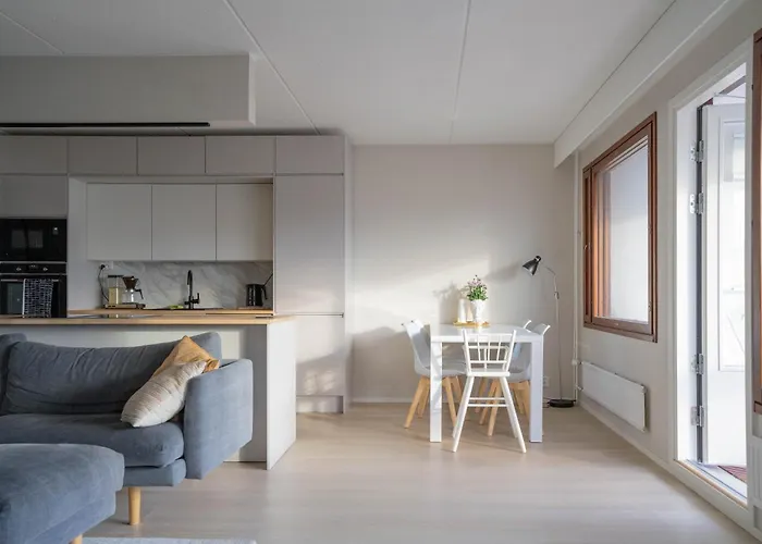 Moderni Saunallinen Asunto Keskustassa Ilmaisella Parkkipaikalla דירה Järvenpää