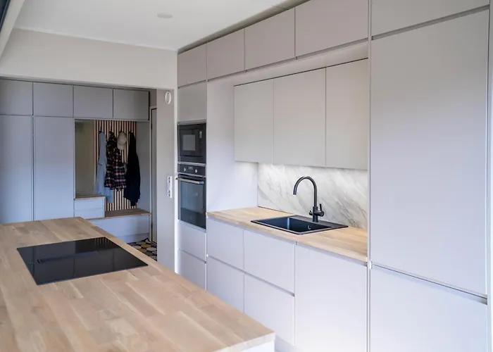 Moderni Saunallinen Asunto Keskustassa Ilmaisella Parkkipaikalla